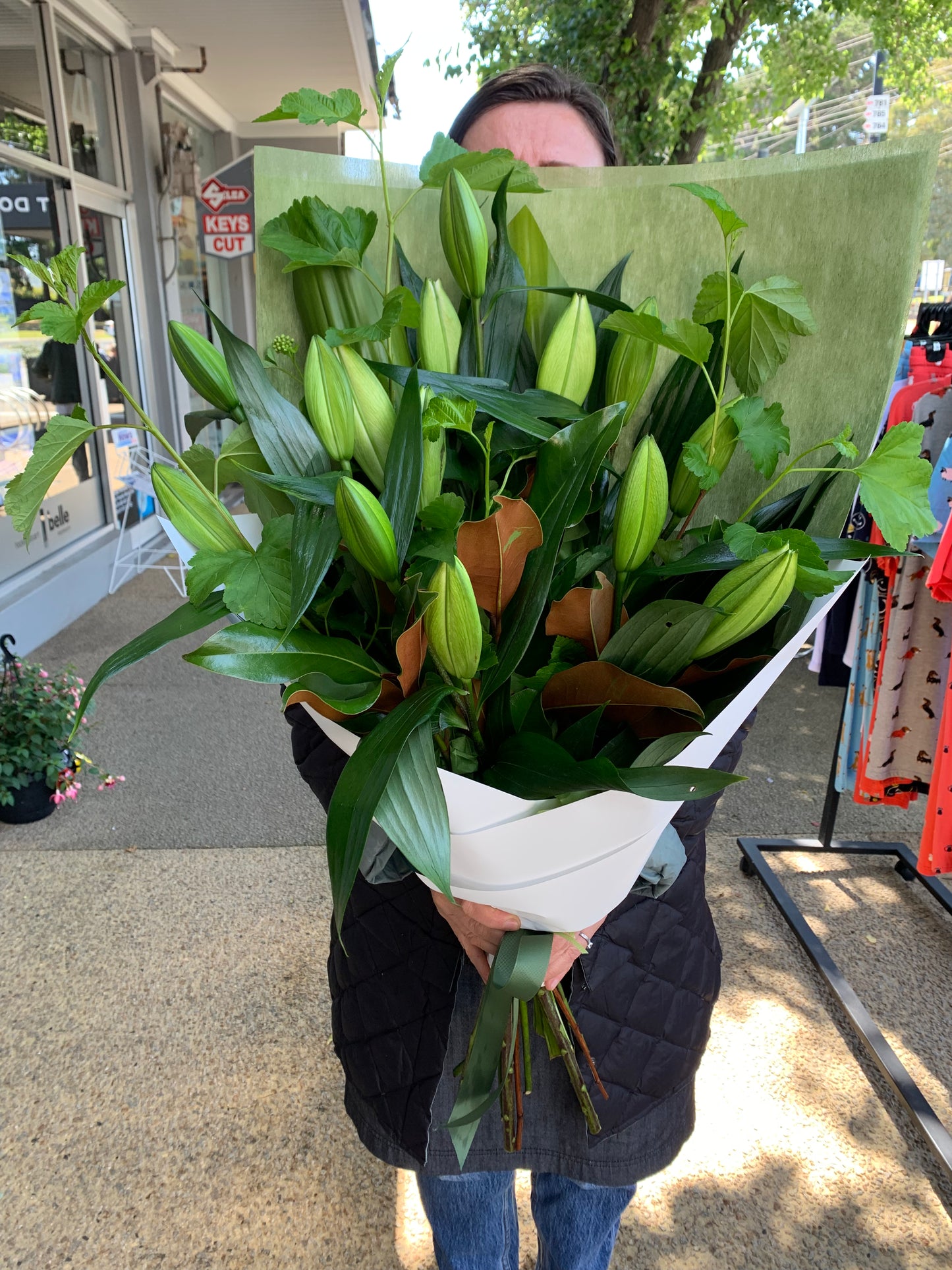 Lily Wrap Bouquet ๐ธ