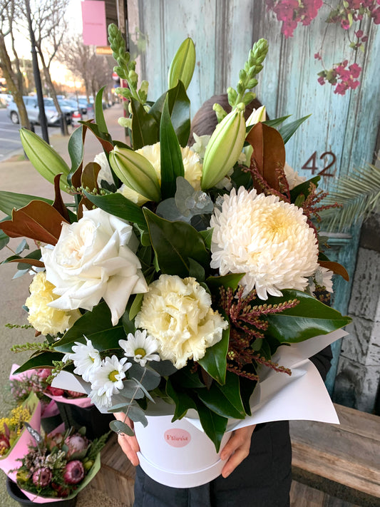 'GLEN' -HAT BOX ARRANGEMENT