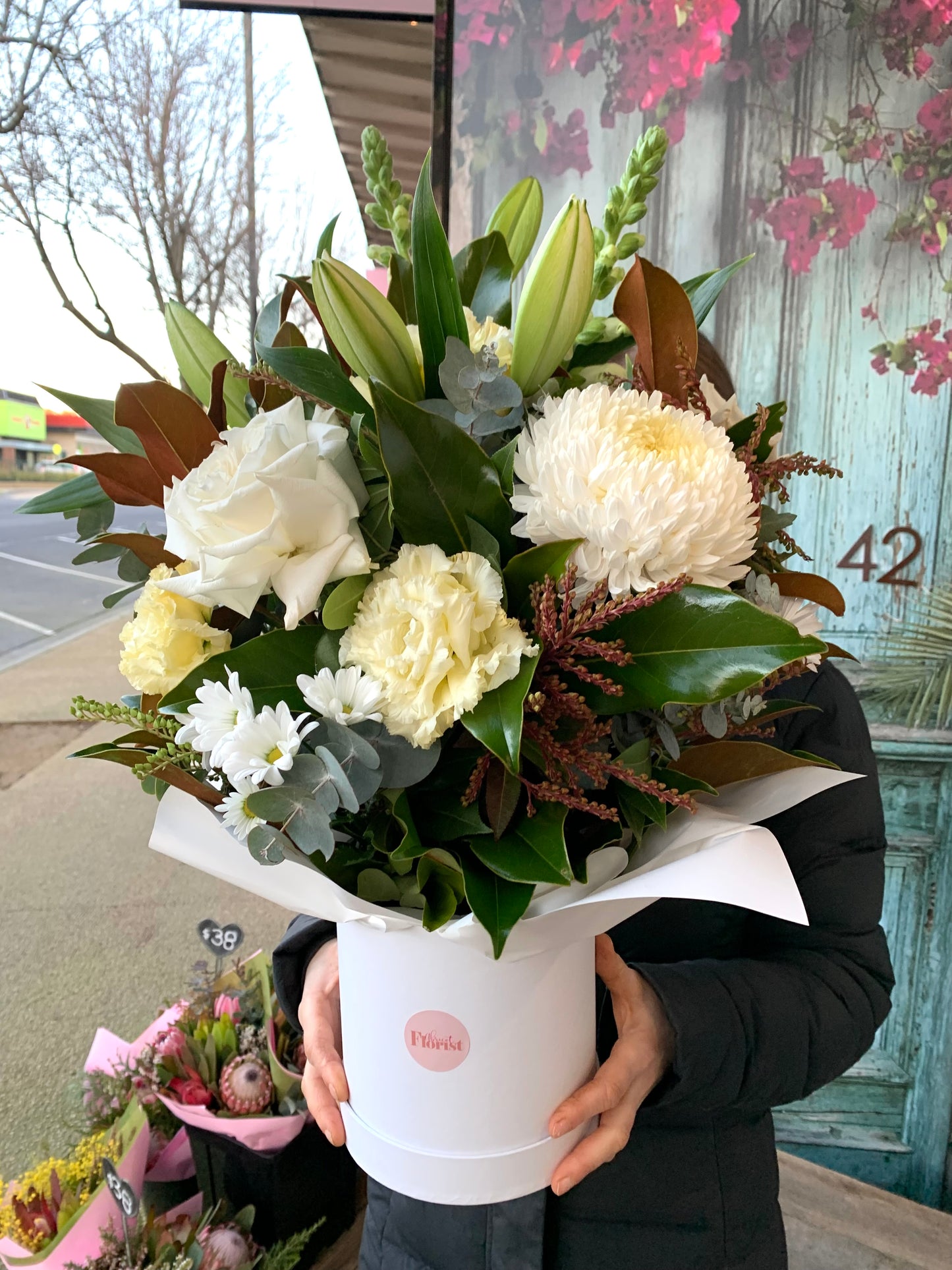 'GLEN' -HAT BOX ARRANGEMENT