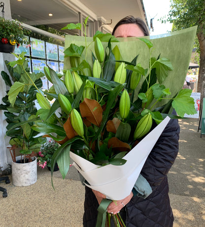 Lily Wrap Bouquet 🌸