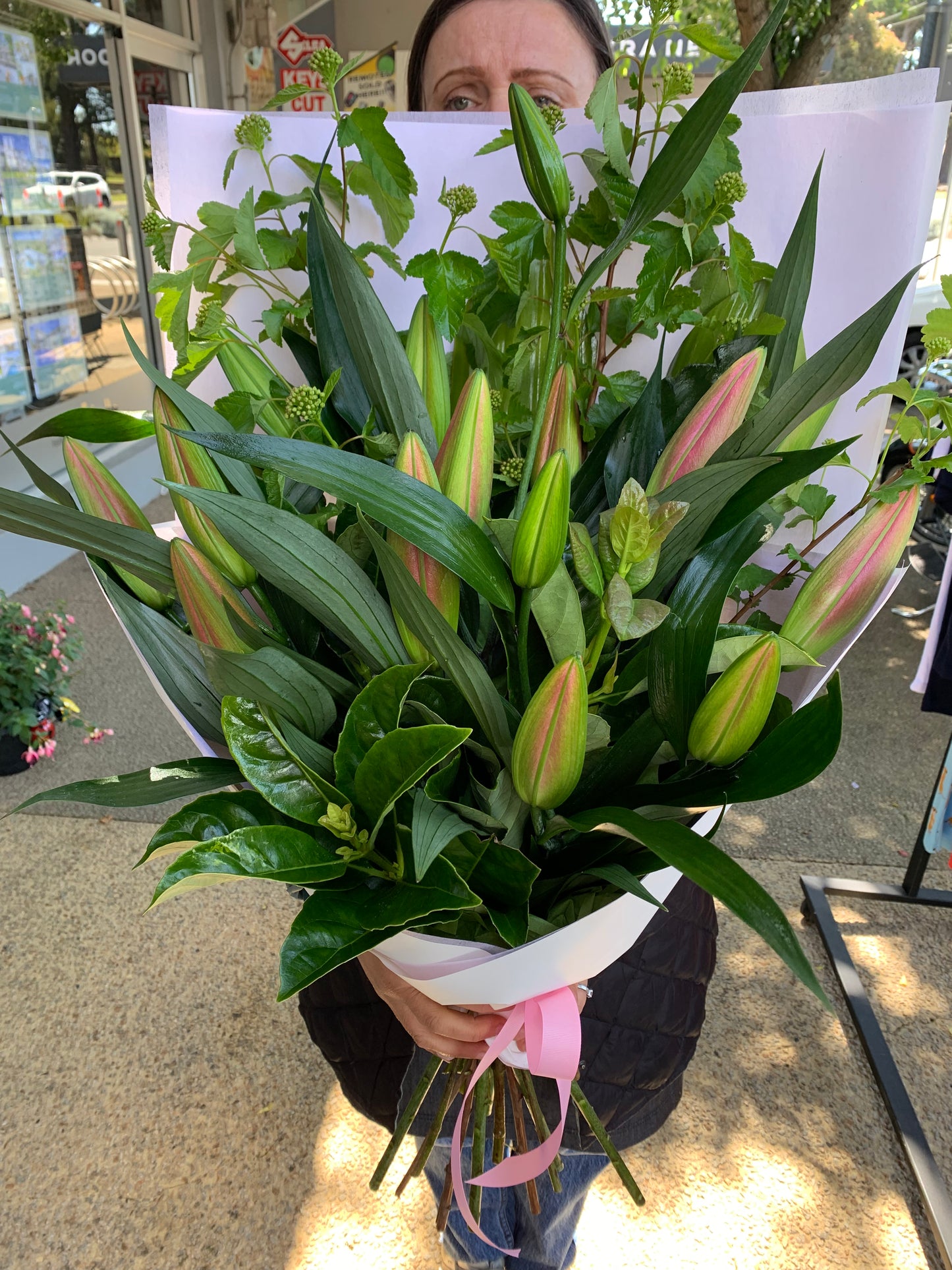 Lily Wrap Bouquet 🌸