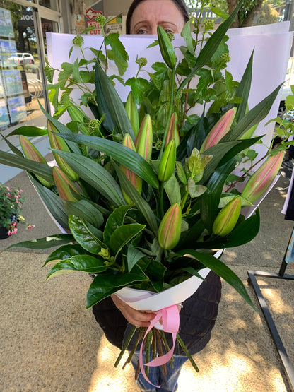 Lily Wrap Bouquet 🌸