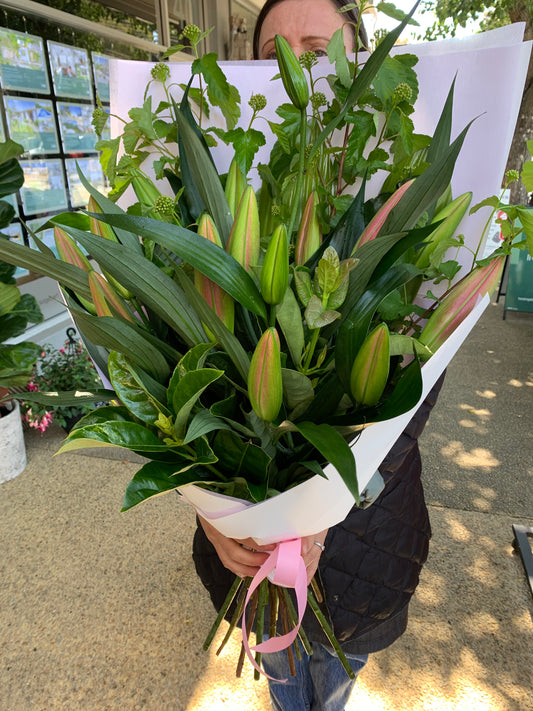 Lily Wrap Bouquet 🌸