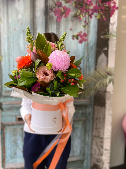 Amber- Hat box arrangement